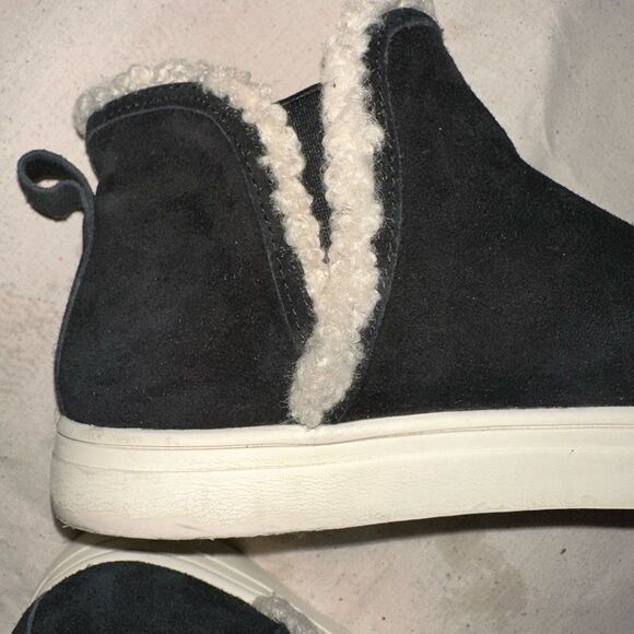 Lucky Brand Boots Black Sherpa Laycia Chelsea Ankle Sneaker Suede Leathe… - Picture 2 of 7